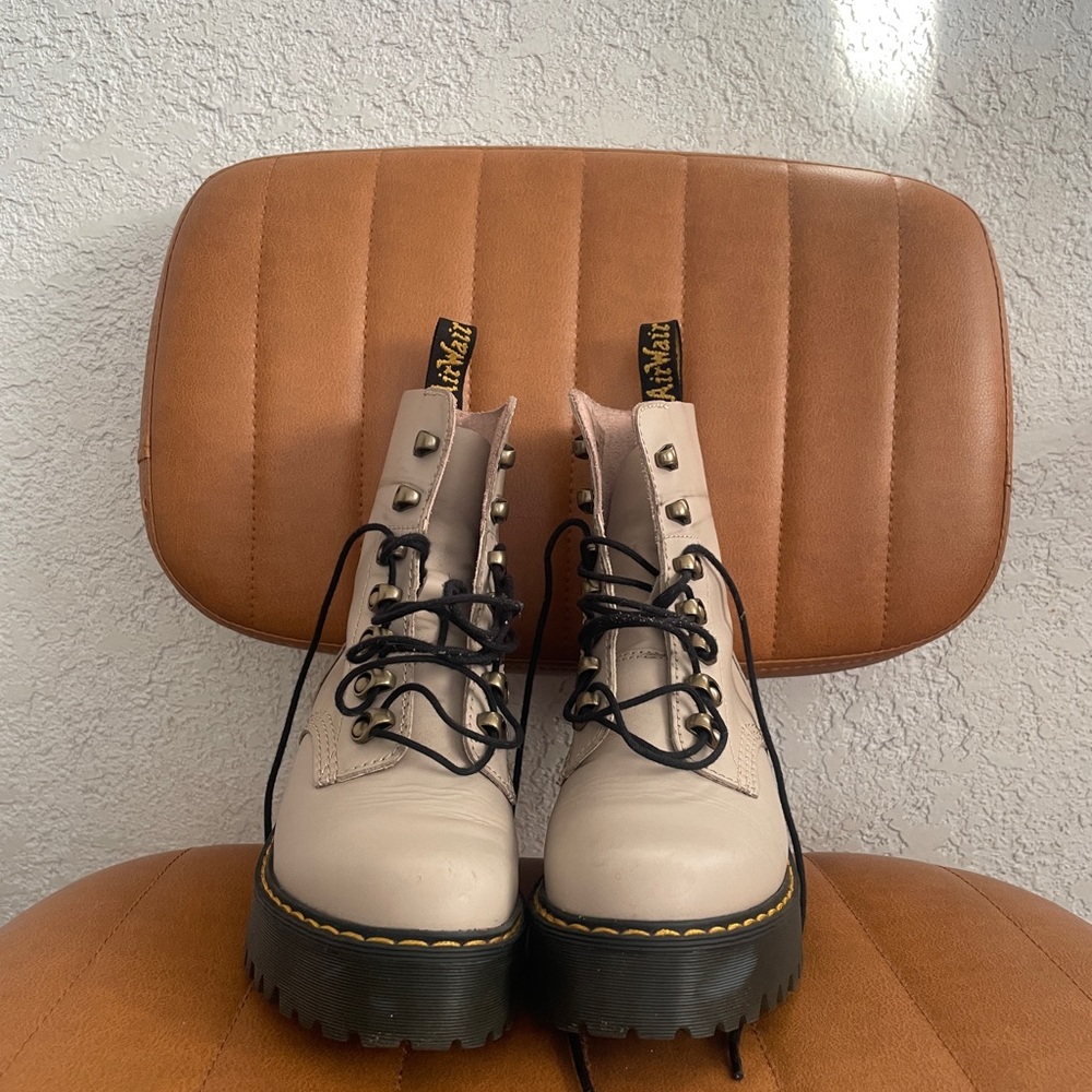 Dr. Martens Leona combat boot size 5